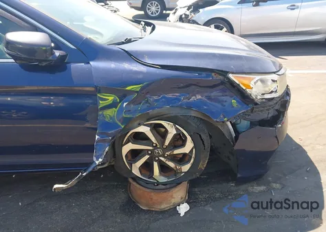 2016 Honda Accord Ex-L V-6 z USA, uszkodzony, nr VIN 1HGCR3F82GA005336